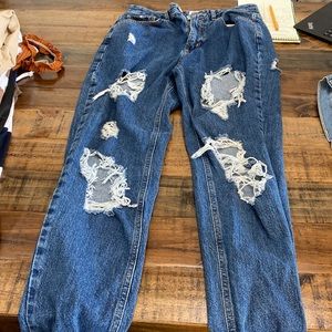 BDG mom high rise jeans size 28